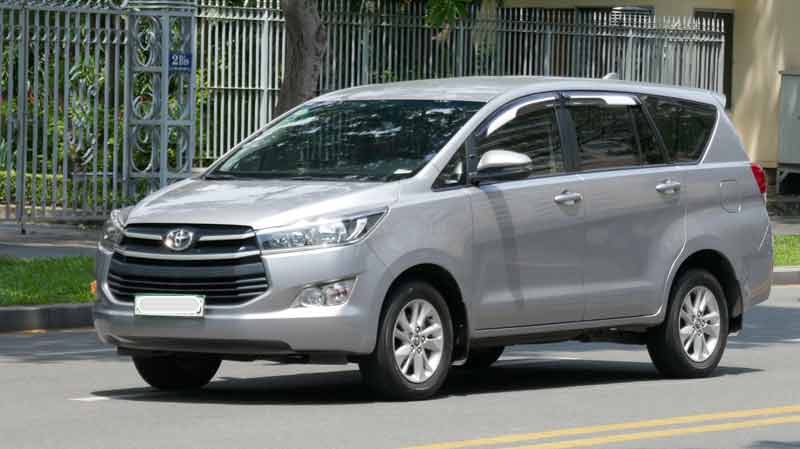 xe-innova-7-cho Thu&ecirc; xe du lịch Nha Trang