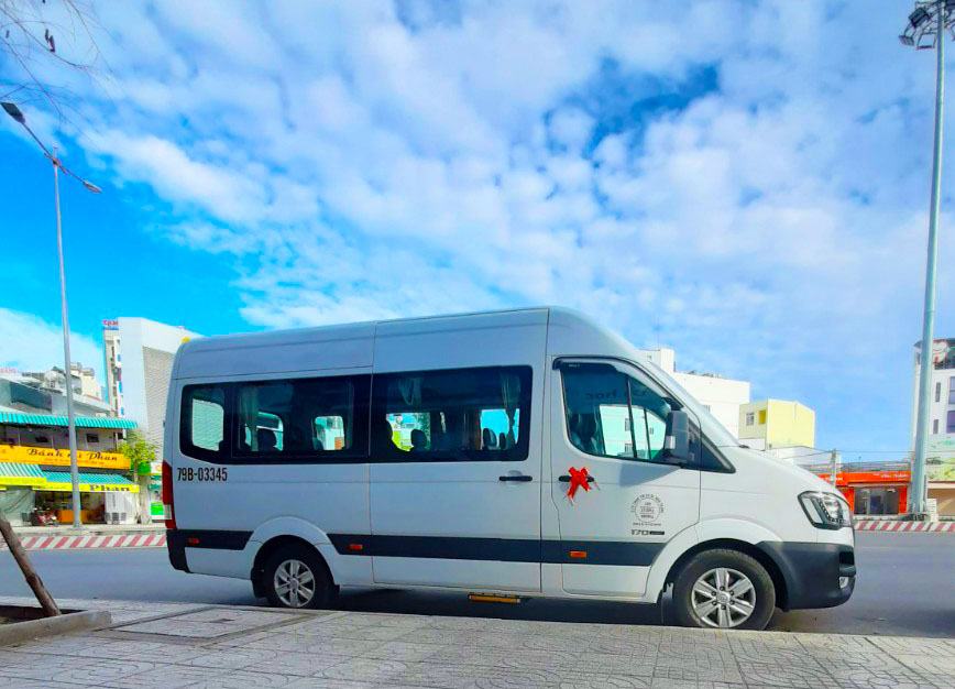 thu&ecirc; xe du lịch nha trang