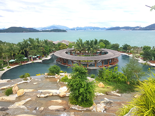 hon-tam Thu&ecirc; xe du lịch Nha Trang