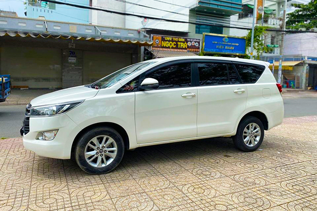 thu&ecirc; xe 7 chỗ nha trang